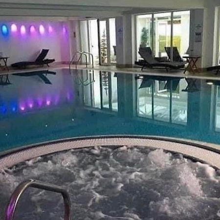 Towers Hotel & Spa Суонси Экстерьер фото