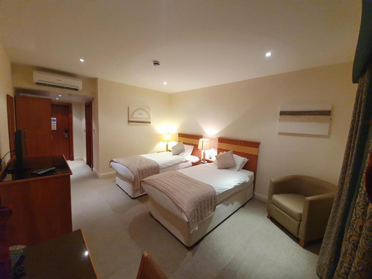 Towers Hotel & Spa Суонси Экстерьер фото